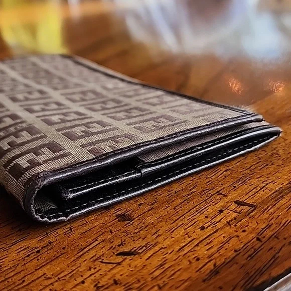 Vintage Fendi Brown & Beige Zucchino Canvas & Leather Continental Wallet - Picture 4 of 17